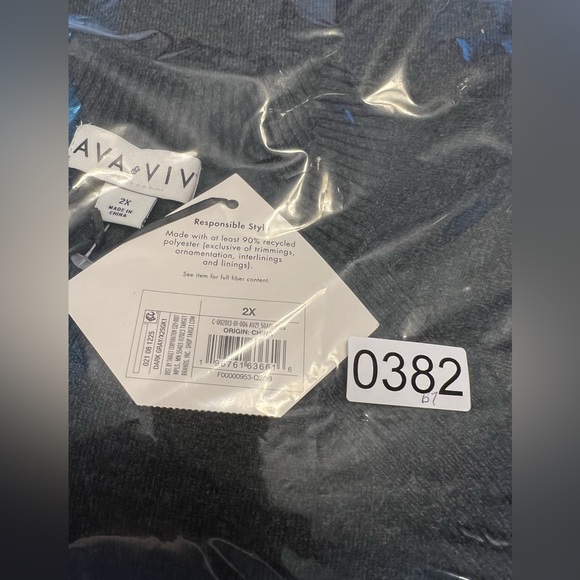 B7 NWT AVA & VIV SWEATER SIZE 2XL IN GRAY.  BUST 26.5”, LENGTH 28”. - Picture 10 of 13